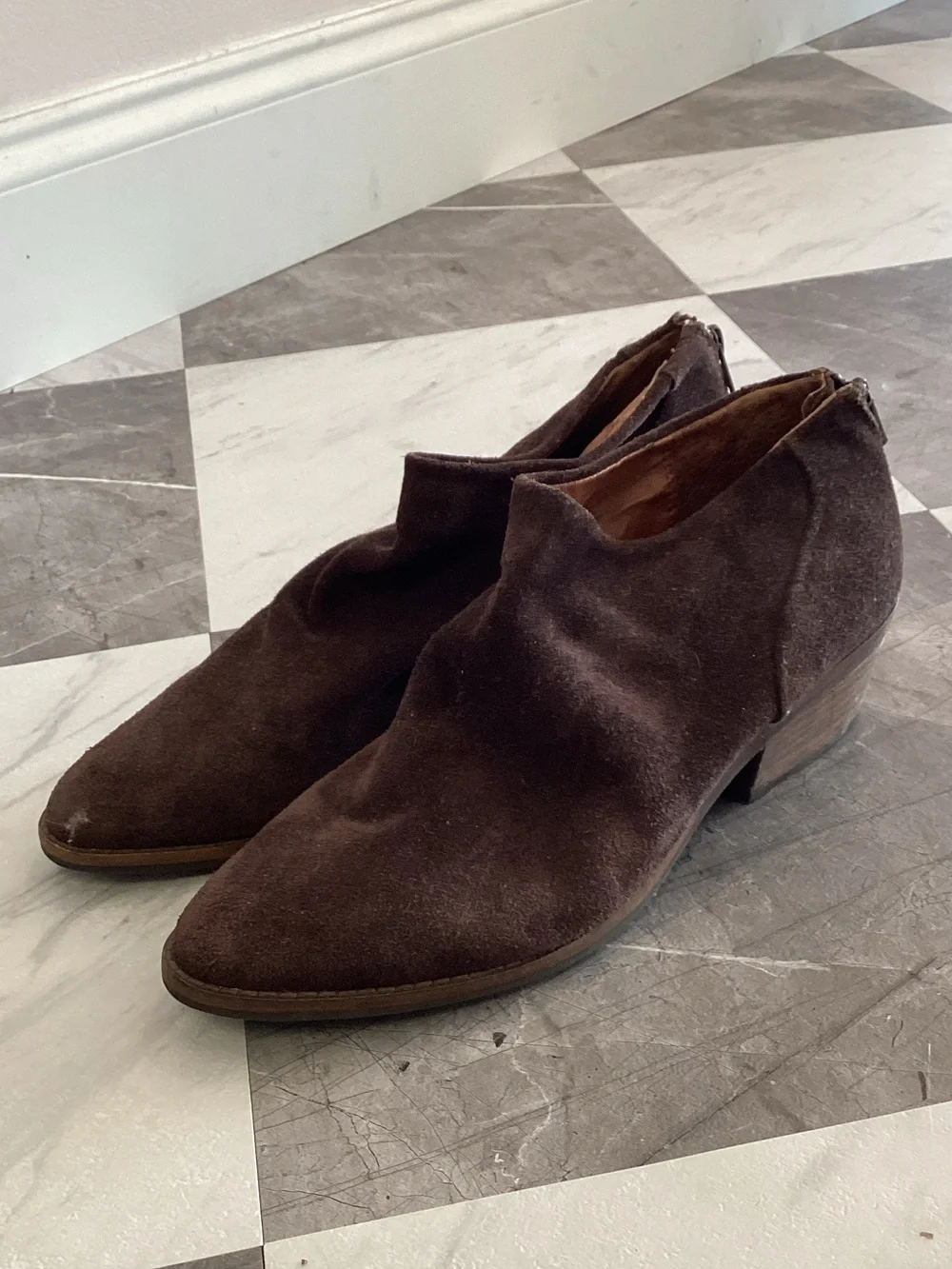 Lucky Brand Men's Dark Brown Suede Chukka Boots